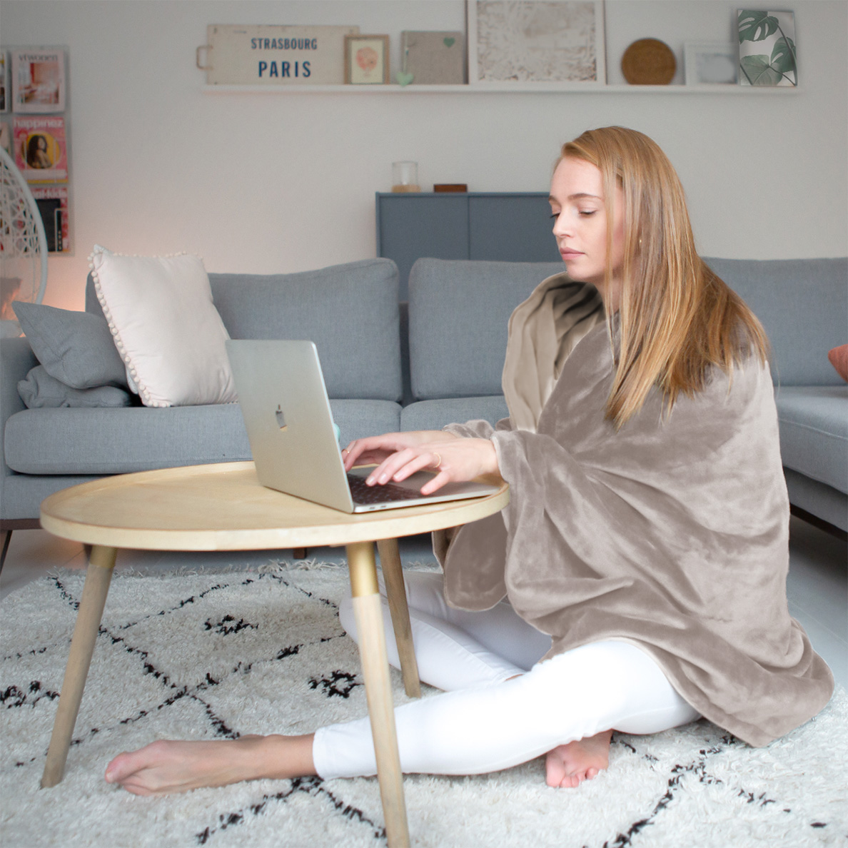 Sofa, Tafel, Salontafel, Laptop, Zittend
