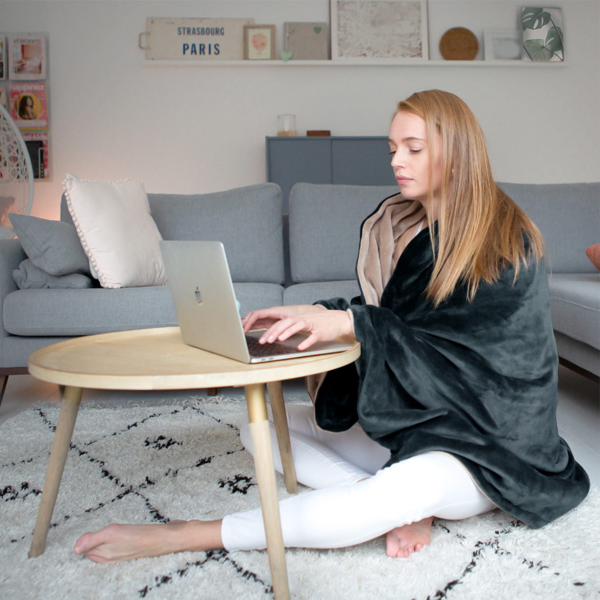 Sofa, Zittend, Laptop, Tafel, Salontafel