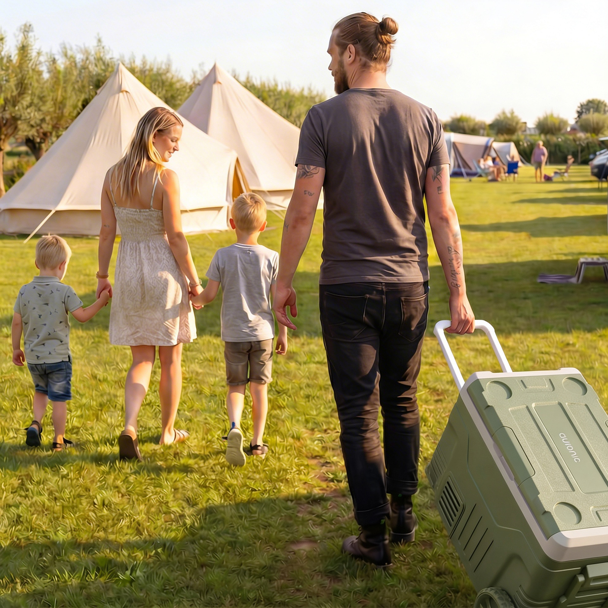 familie, kampshow, tente, camping, koelbox