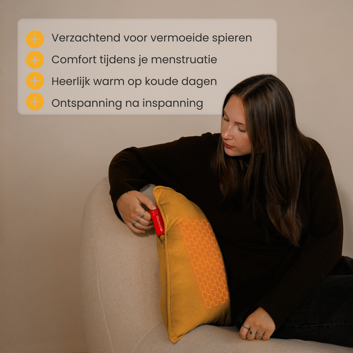 Sofa, Kussen, Woondecoratie, Persoon, Vrouw