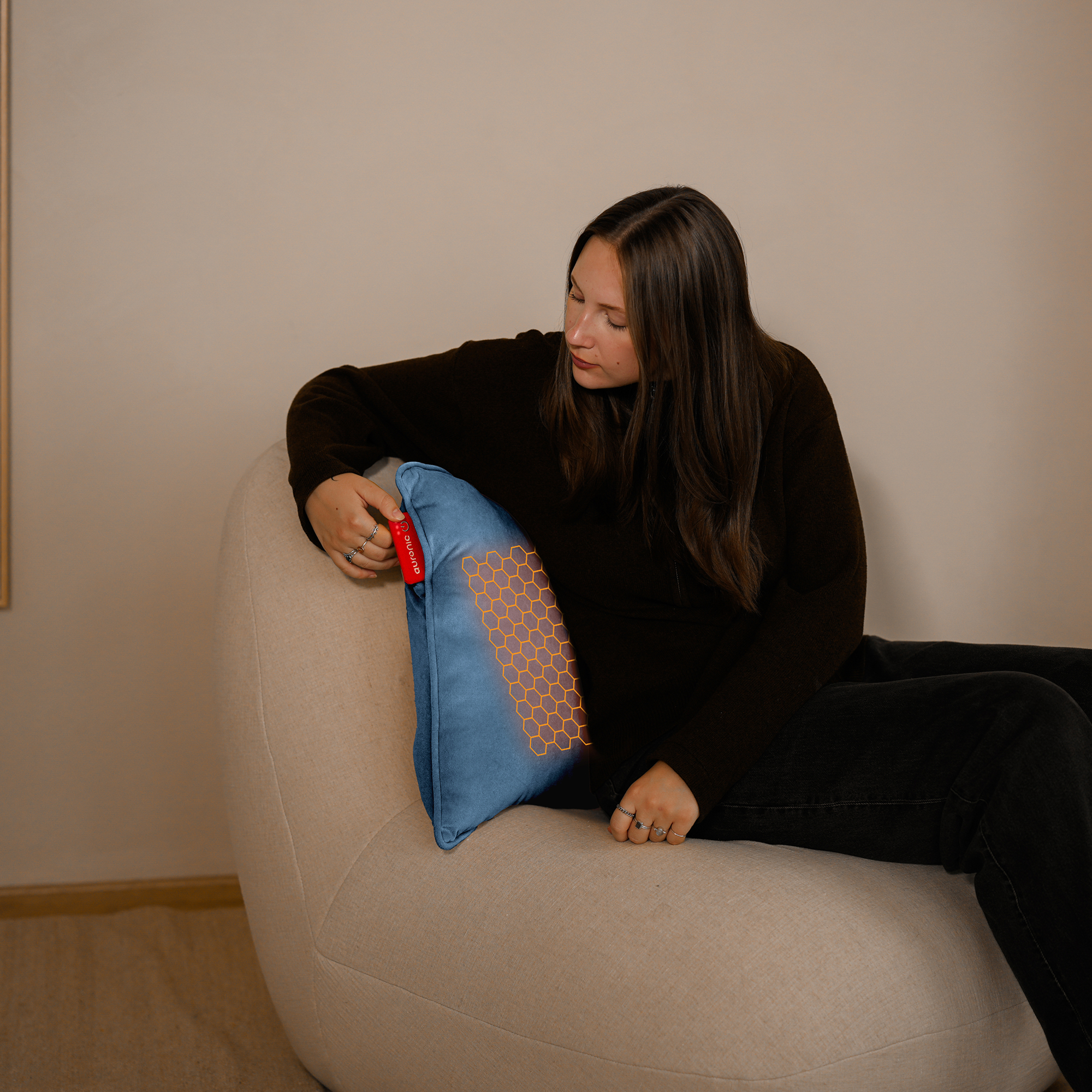 Sofa, Meubels, Kussen, Woondecoratie, Persoon